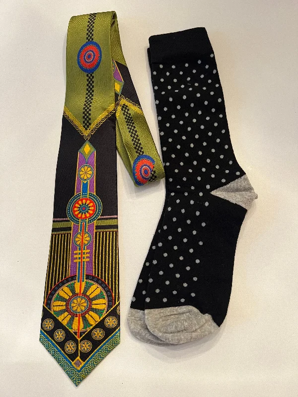 Symmetry Tie with Socks